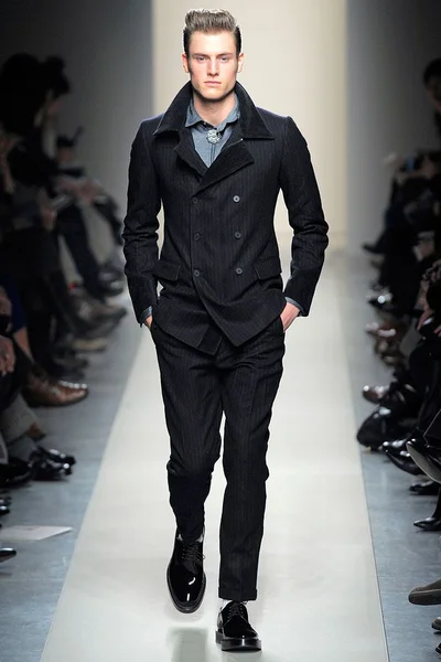 Look 30